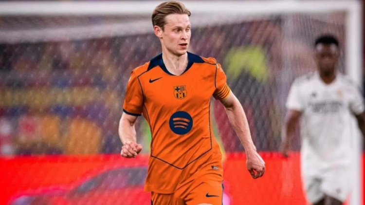 每体：巴萨新赛季三套球衣均未通过西甲审核，下轮仍可能穿旧球衣