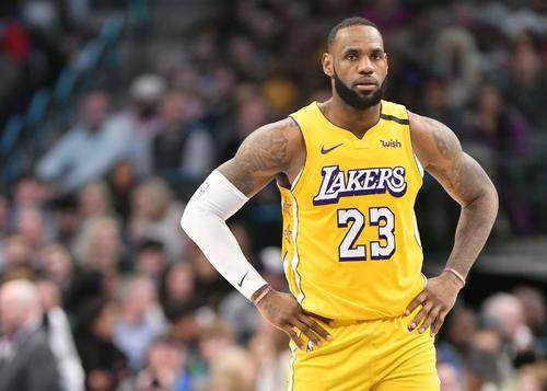 kaiyun体育网-【人物】36岁仍在进化！詹皇，您再不老其他人都疯了